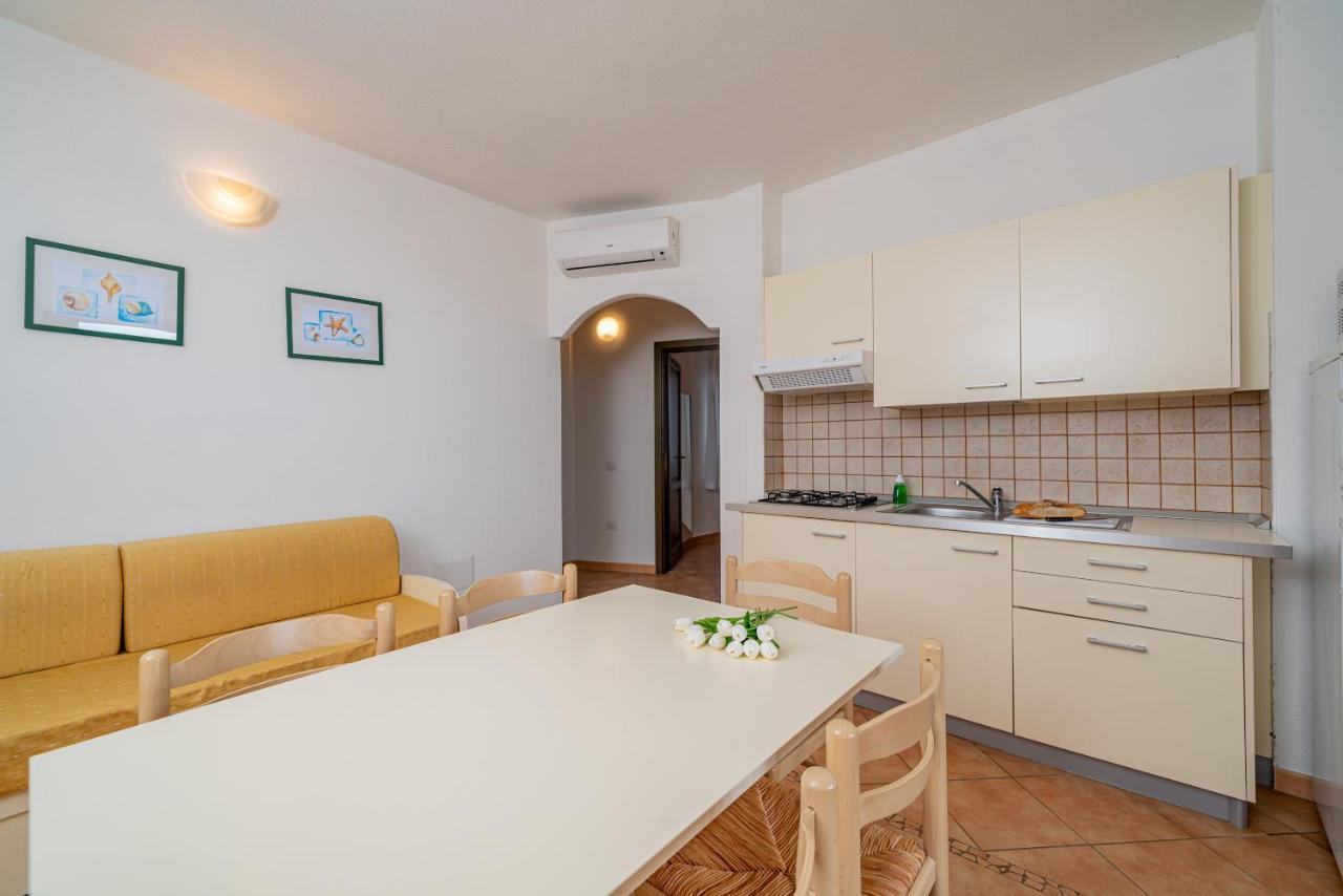 Residenza Le Farfalle Tergu Exterior foto