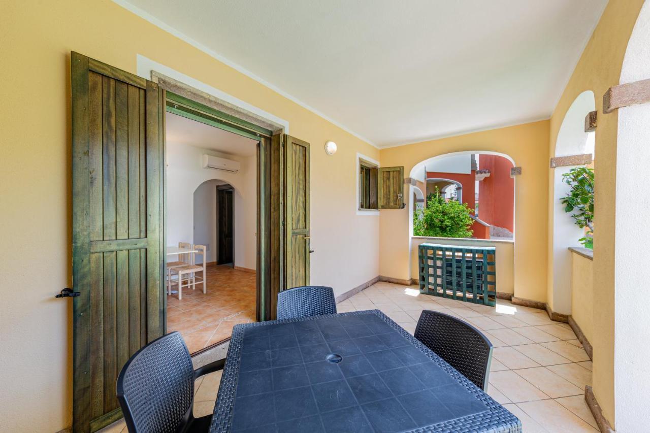 Residenza Le Farfalle Tergu Exterior foto