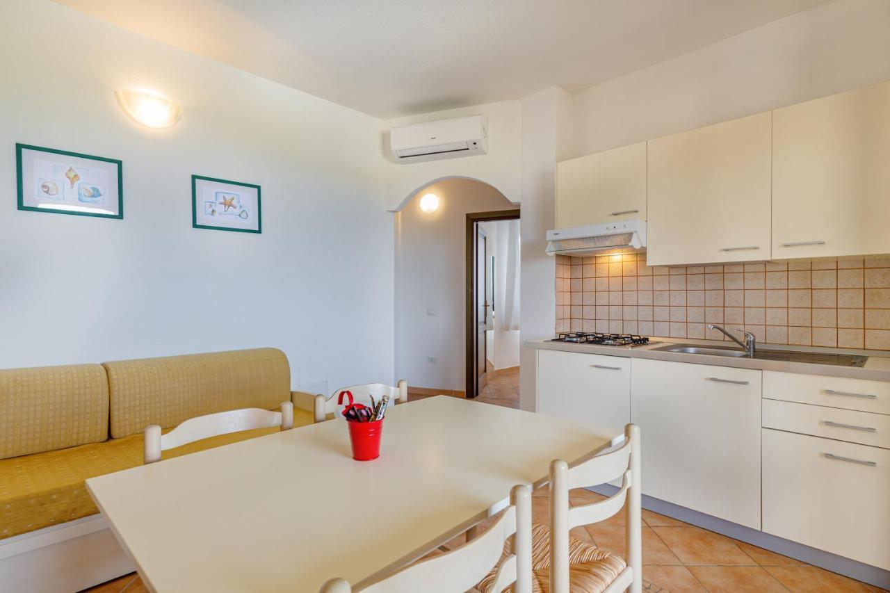 Residenza Le Farfalle Tergu Exterior foto