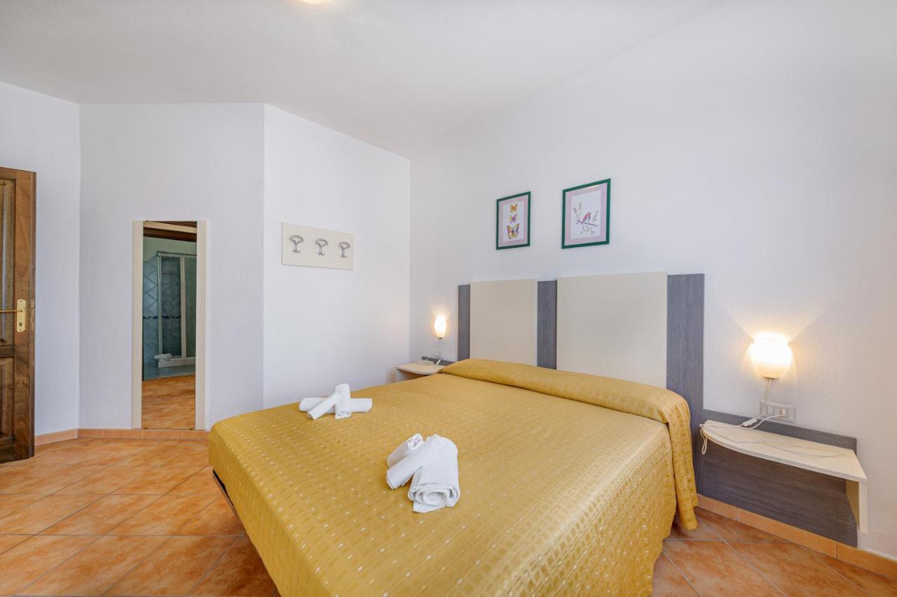 Residenza Le Farfalle Tergu Exterior foto