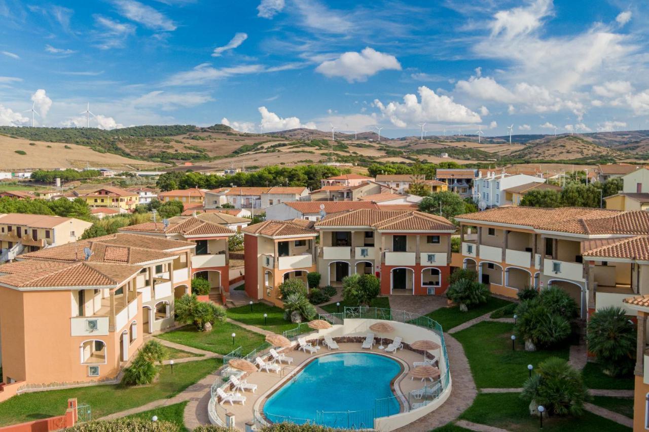 Residenza Le Farfalle Tergu Exterior foto