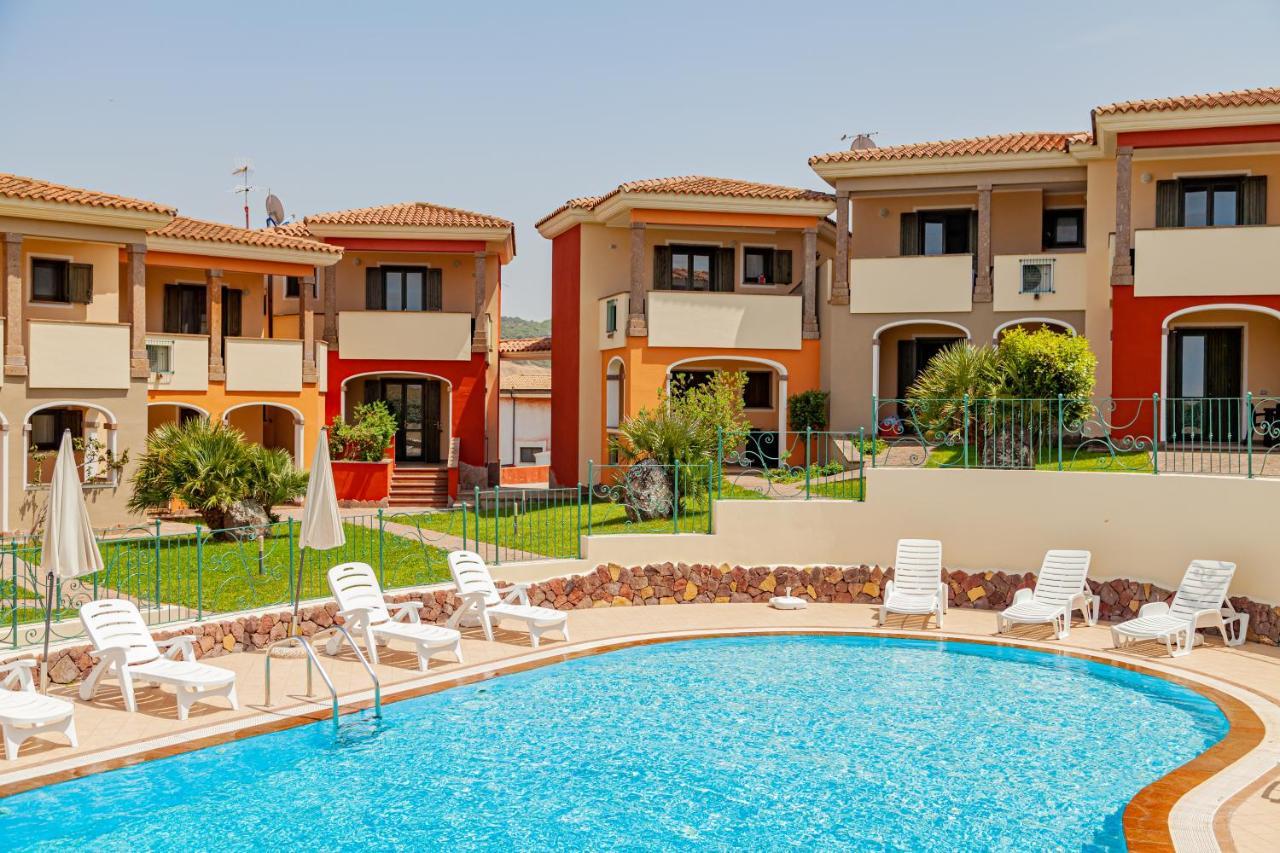 Residenza Le Farfalle Tergu Exterior foto