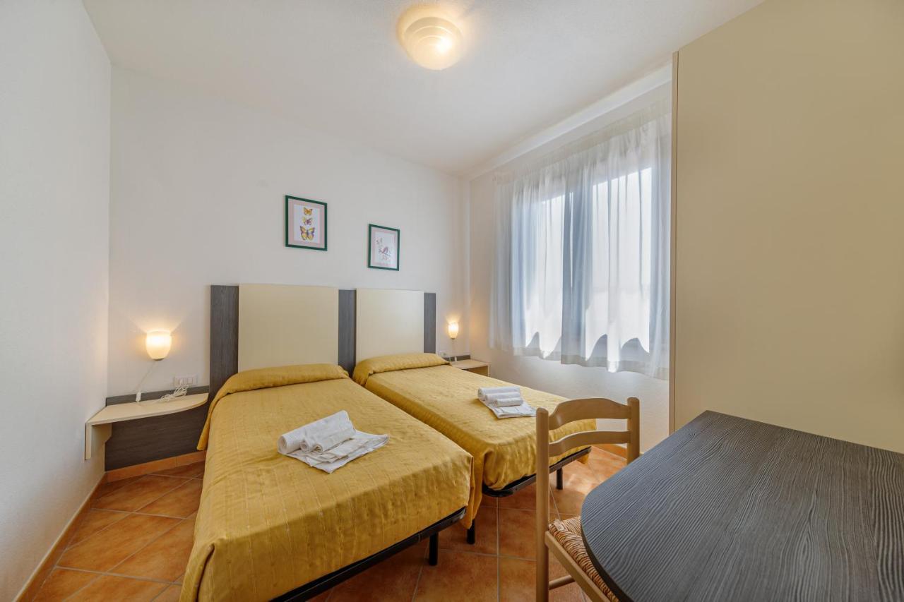 Residenza Le Farfalle Tergu Exterior foto