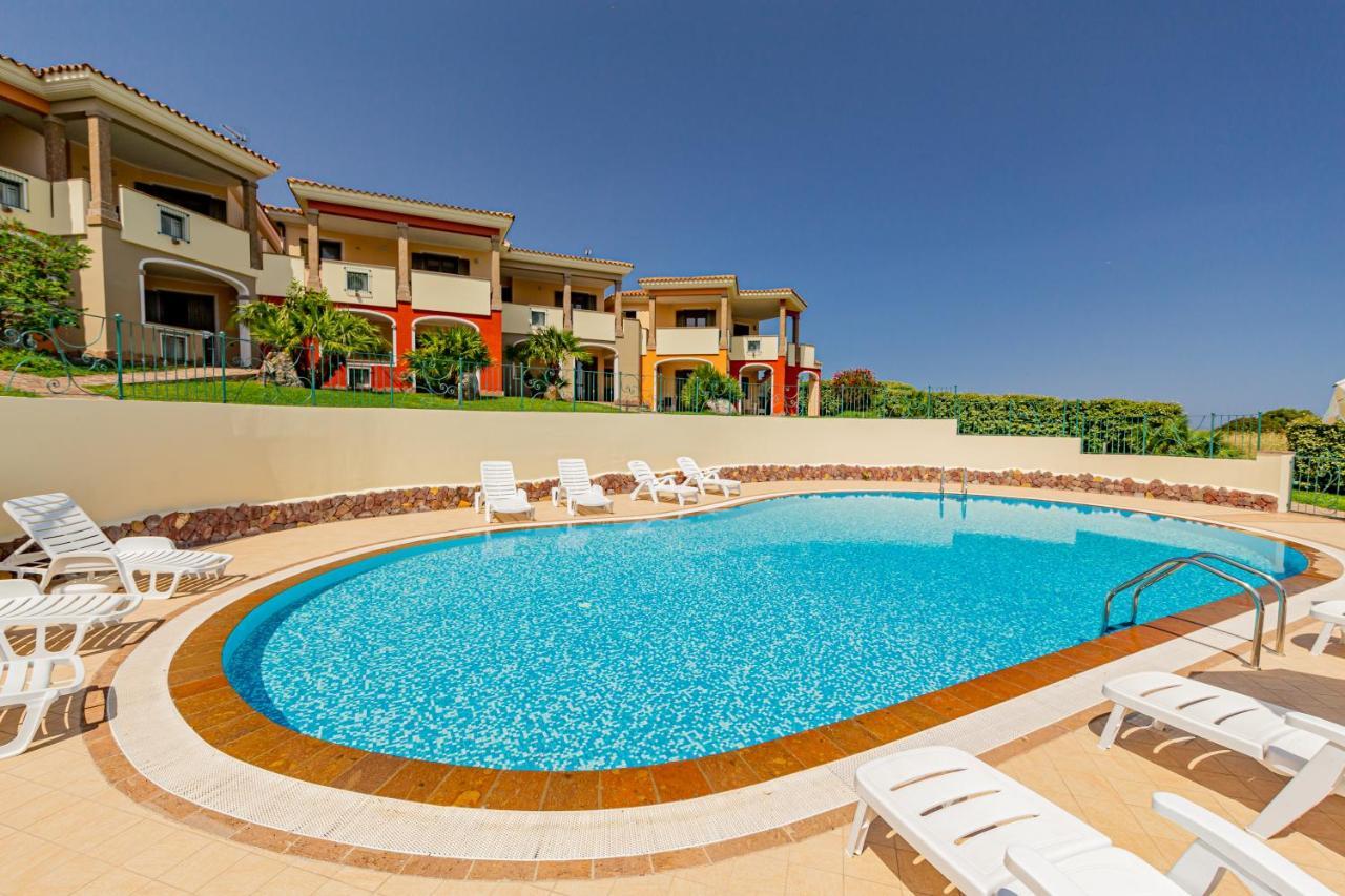 Residenza Le Farfalle Tergu Exterior foto