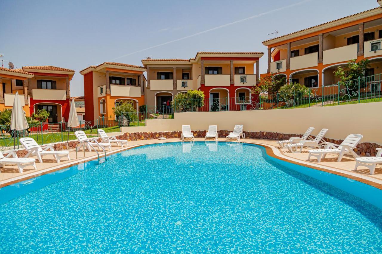 Residenza Le Farfalle Tergu Exterior foto
